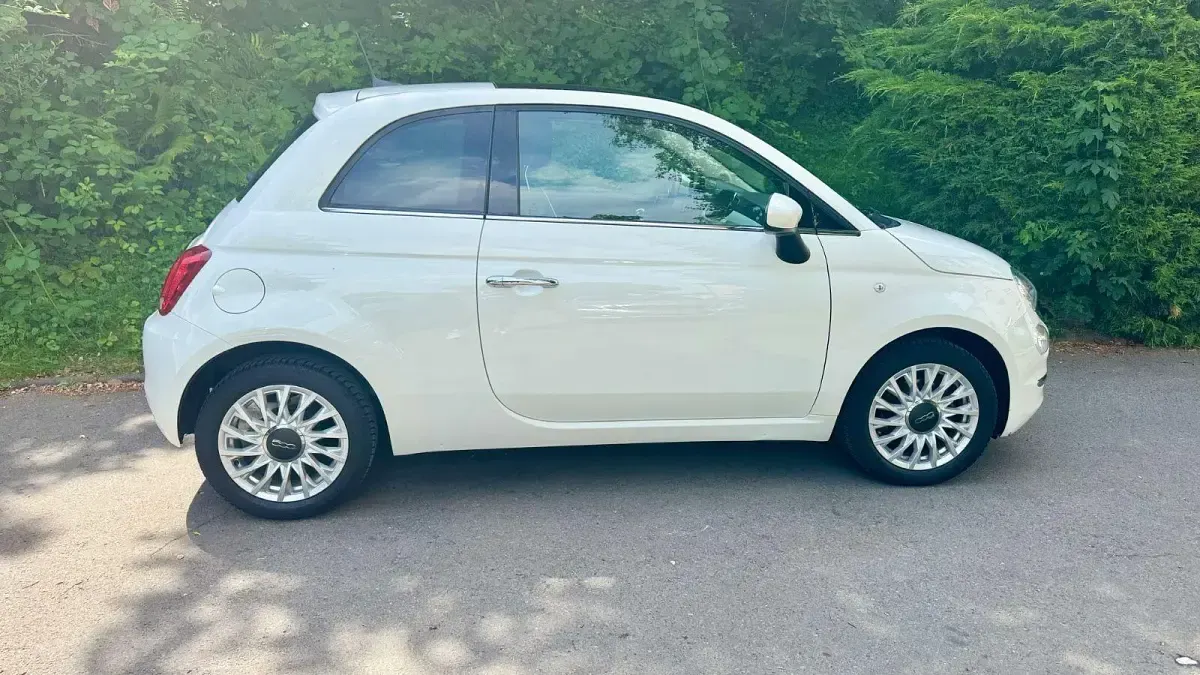 Gebraucht Fiat 500 Lounge 69 PS (50 kW) 2017 Weiß Kleinwagen