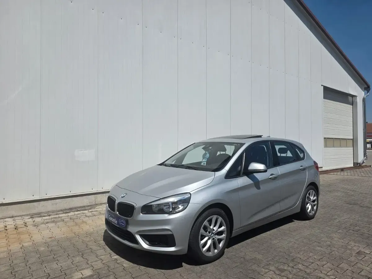 Gebraucht BMW 218 Active Tourer Basis 150 PS (110 kW) 2015 Silber Van / Kleinbus