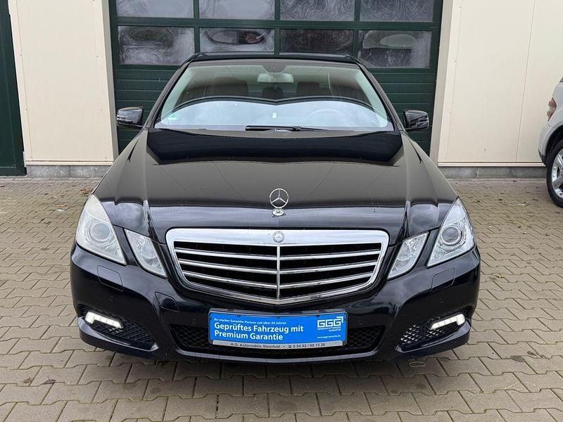 Gebraucht Mercedes E250 204 PS (150 kW) 2009 Schwarz Limousine