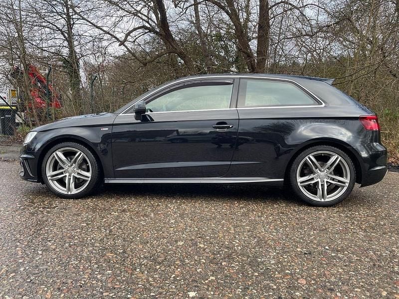 Schwarz Gebraucht 2014 Audi A3 S-Line Limousine | 14.300 € (Superpreis) - Bild 1/4