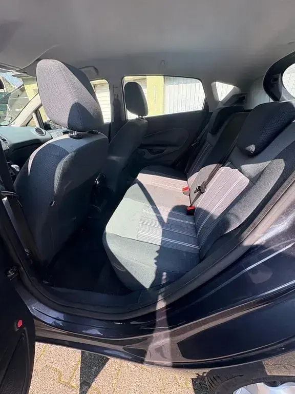 Gebraucht Ford Fiesta Trend 60 PS (44 kW) 2010 Grau Limousine