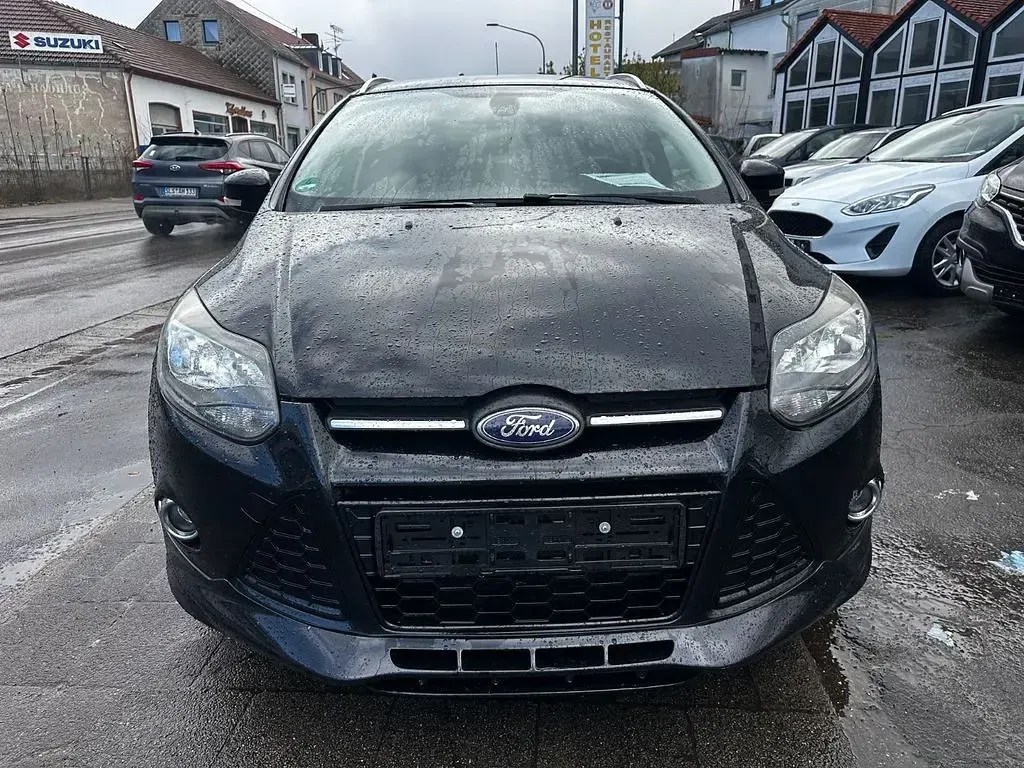 Gebraucht Ford Focus Sport 140 PS (102 kW) 2013 Schwarz Limousine