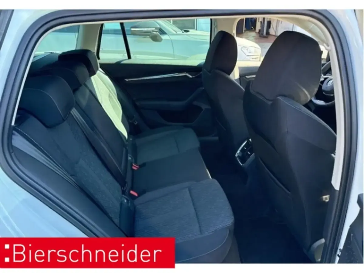 Gebraucht Skoda Octavia Style 150 PS (110 kW) 2022 Weiss Kombi