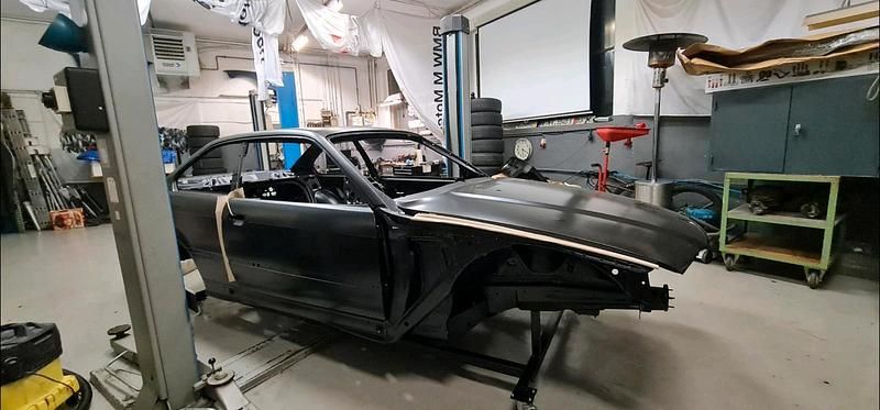 Blau Gebraucht 1994 BMW M3 M Sport Coupé | 21.999 € - Bild 1/2