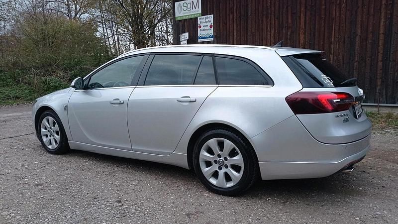 Silber Gebraucht 2014 Opel Insignia OPC Kombi | 7.900 € - Bild 1/4