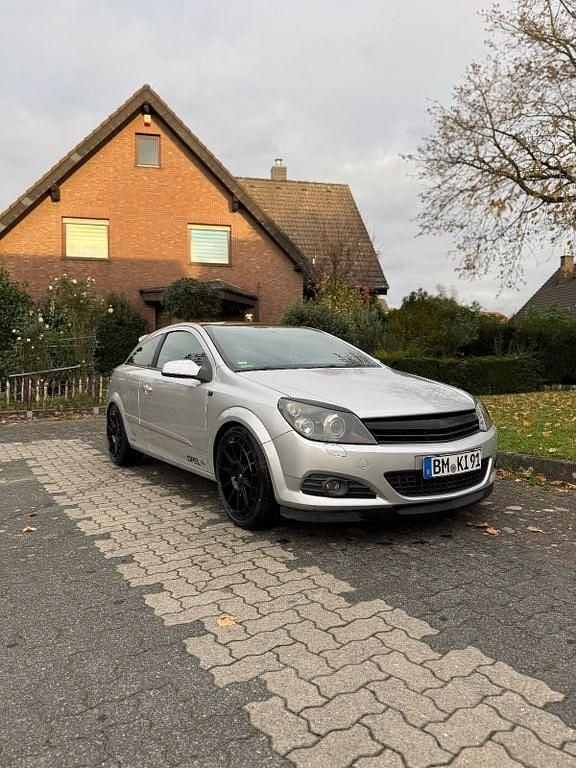 Gebraucht Opel Astra GTC 200 PS (147 kW) 2008 Silber Coupé