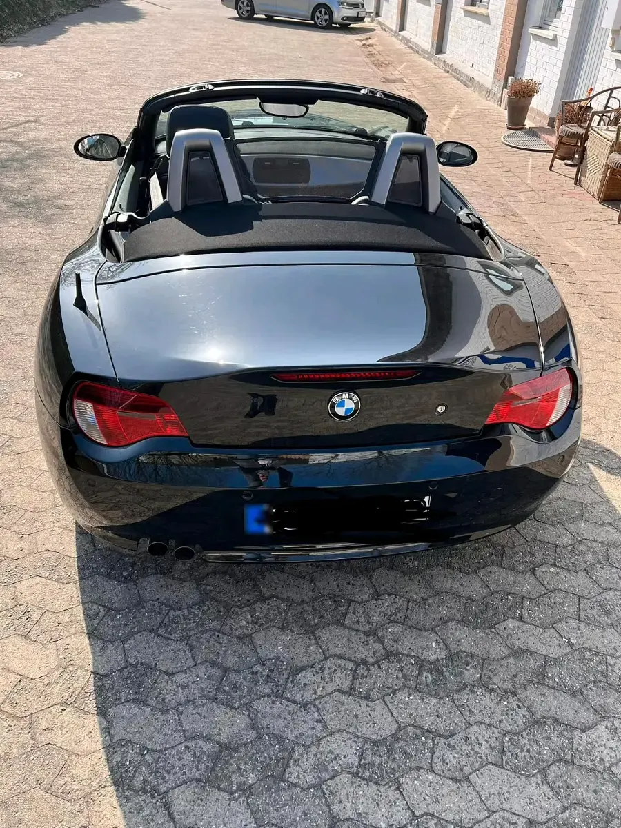 Gebraucht BMW 320 Cabriolet 177 PS (130 kW) 2008 Schwarz Cabrio
