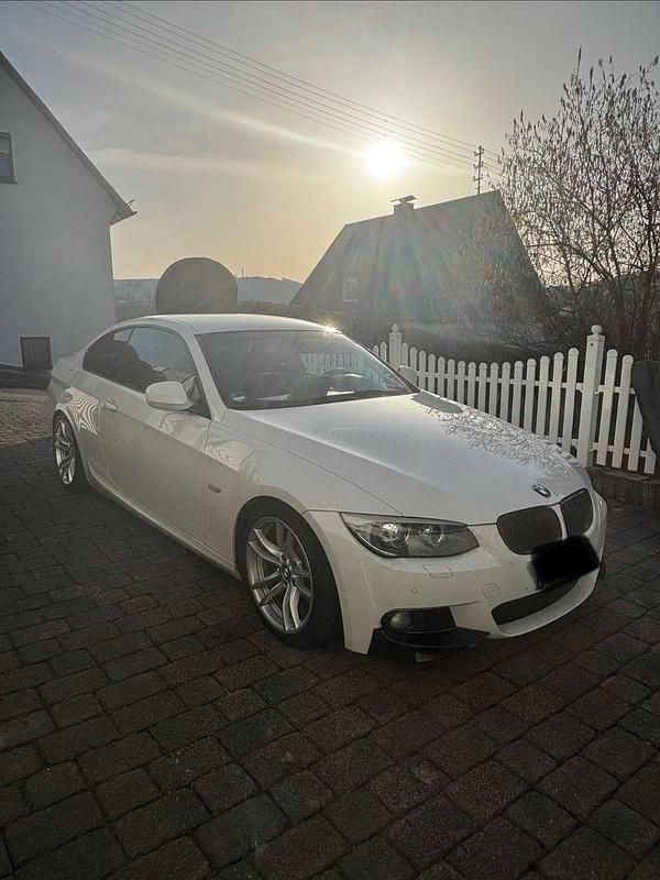Gebraucht BMW 330 M Sport 245 PS (180 kW) 2011 Weiß Coupé