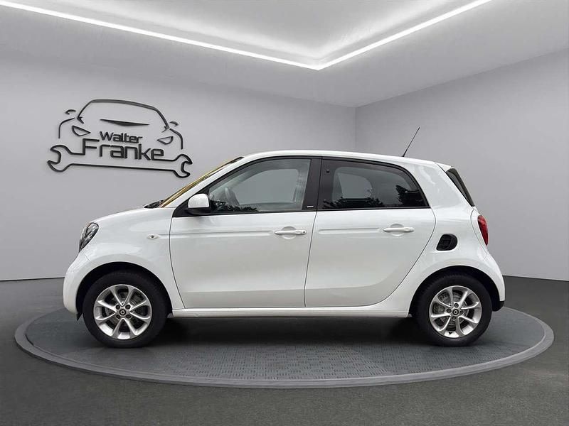 Gebraucht Smart ForFour Passion 90 PS (66 kW) 2016 Weiß Kleinwagen