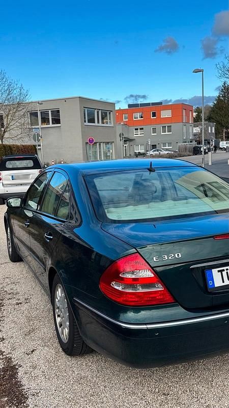 Second-hand Mercedes E320 Elegance 224 CP (164 kW) 2002 Verde Berlinǎ