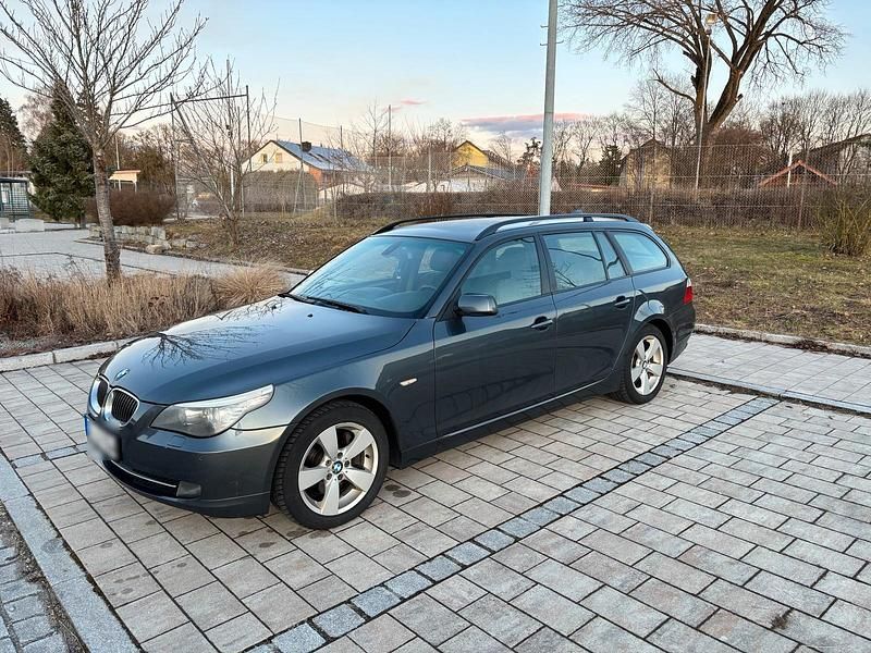 Gebraucht BMW 525 197 PS (144 kW) 2008 Grau Kombi