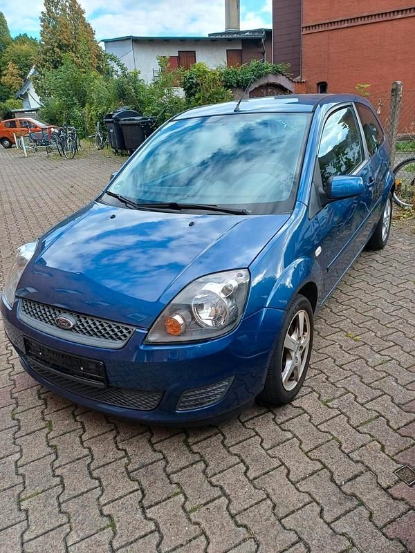 Gebraucht Ford Fiesta 101 PS (74 kW) 2008 Kleinwagen