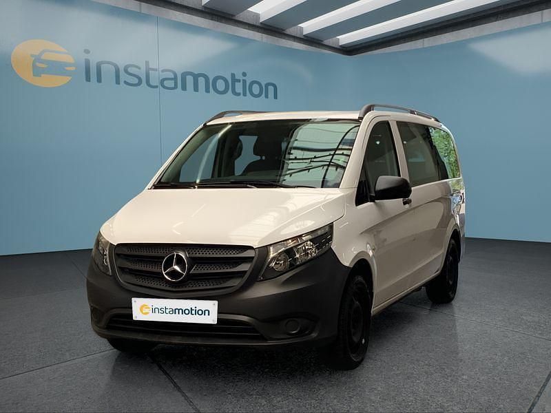 Weiß Gebraucht 2022 Mercedes Vito Van / Kleinbus | 40.899 € (Teuer) - Bild 1/4