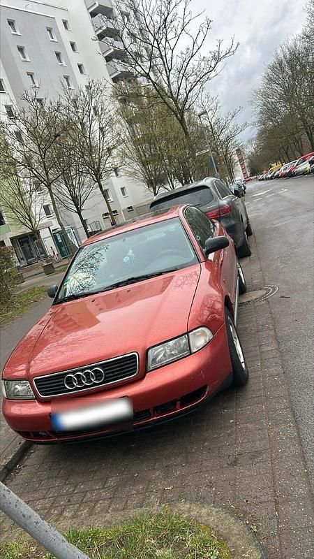 Second-hand Audi A4 125 CP (91 kW) 1995 Roșu Berlinǎ