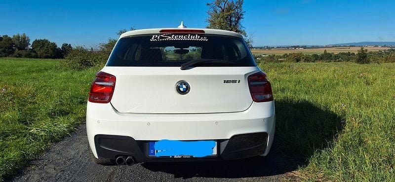 Weiß Gebraucht 2013 BMW 125 Sport Line Kleinwagen | 10.000 € - Bild 1/4