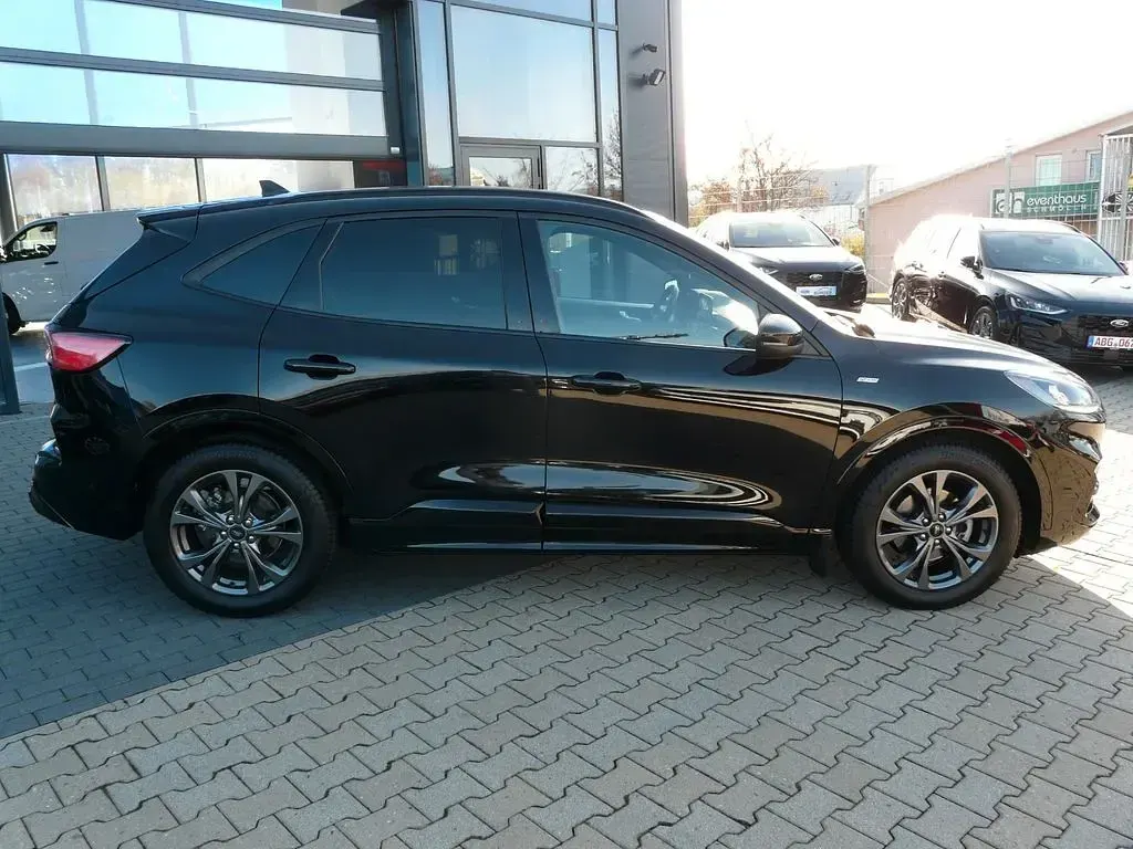 Gebraucht Ford Kuga ST-Line 150 PS (110 kW) 2023 Schwarz SUV