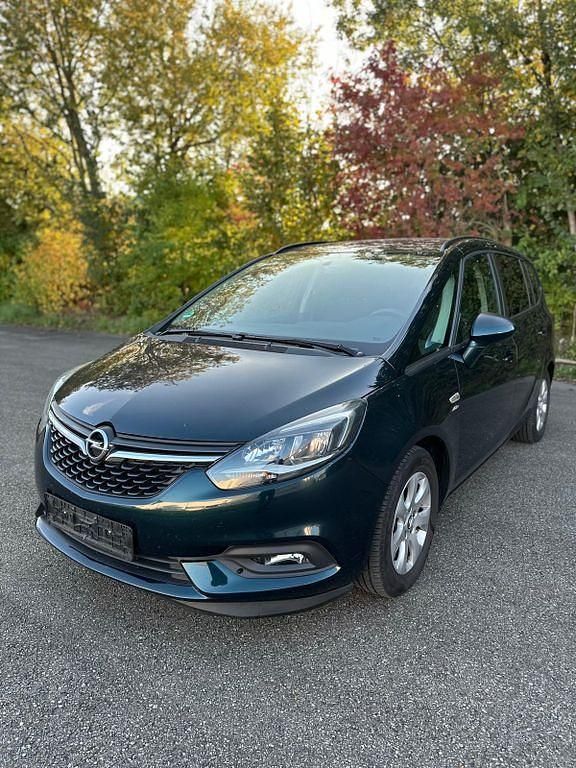 Grün Gebraucht 2017 Opel Zafira Active Van / Kleinbus | 6.999 € (Fairer Preis) - Bild 1/4