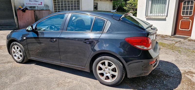 Gebraucht Chevrolet Cruze 150 PS (110 kW) 2012 Schwarz Limousine