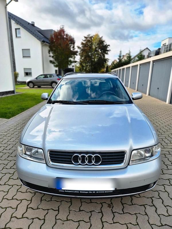 Silber Gebraucht 2001 Audi A4 Kombi | 1.599 € (Fairer Preis) - Bild 1/4