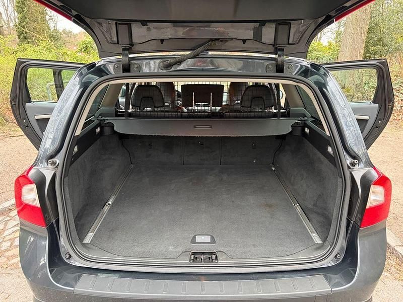 Gebraucht Volvo V70 Summum 163 PS (119 kW) 2012 Grau Kombi