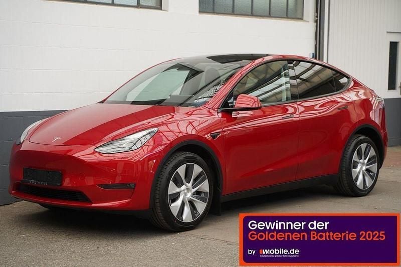 Rot Gebraucht 2022 Tesla Model Y Long Range SUV | 35.950 € (Guter Preis) - Bild 1/4