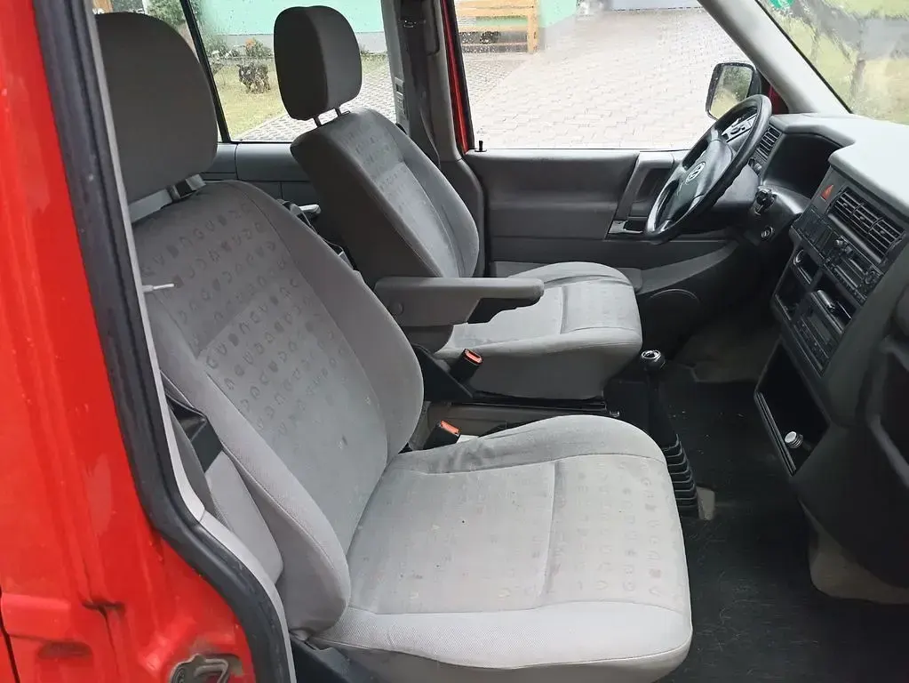 Gebraucht VW Multivan 151 PS (111 kW) 2001 Rot Van / Kleinbus