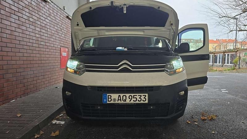 Weiß Gebraucht 2019 Citroën Berlingo Van / Kleinbus | 9.590 € (Superpreis) - Bild 1/4