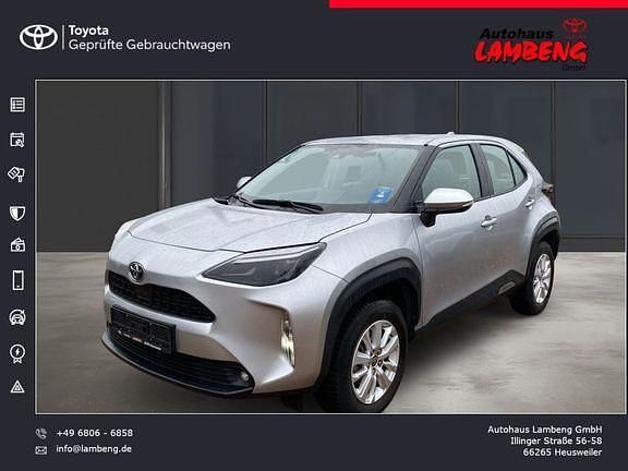 Gebraucht Toyota Yaris Hybrid Comfort 116 PS (85 kW) 2021 Shimmering silver metallic