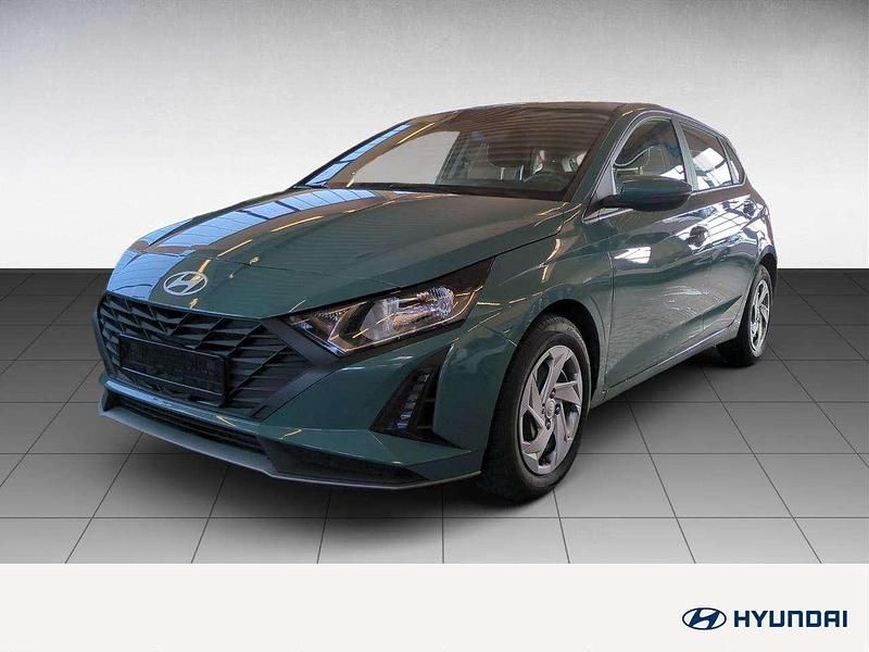 Mangrove green Gebraucht 2025 Hyundai i20 Select Kleinwagen | 16.490 € (Fairer Preis) - Bild 1/4