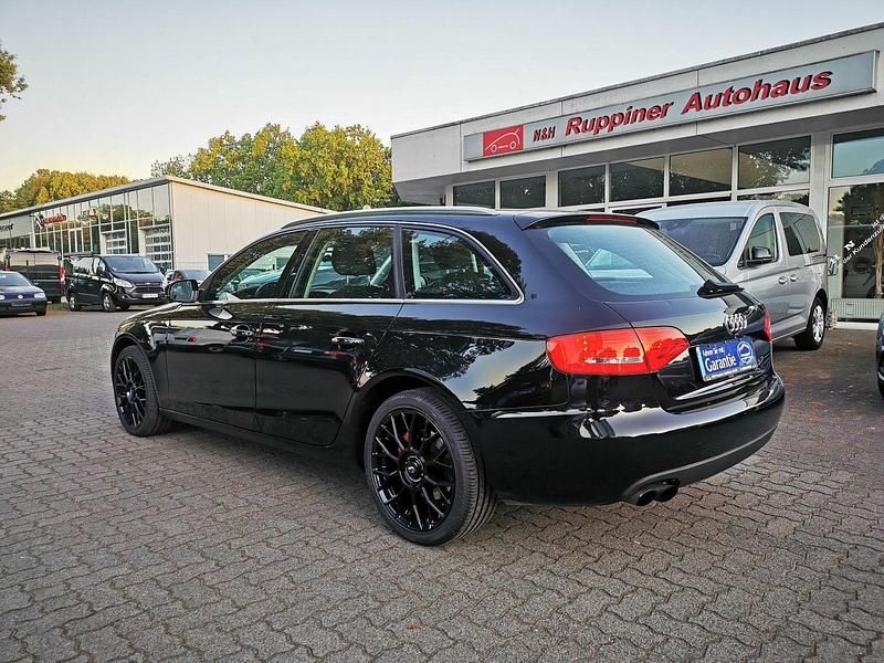 Gebraucht Audi A4 Attraction 160 PS (117 kW) 2010 Schwarz Kombi