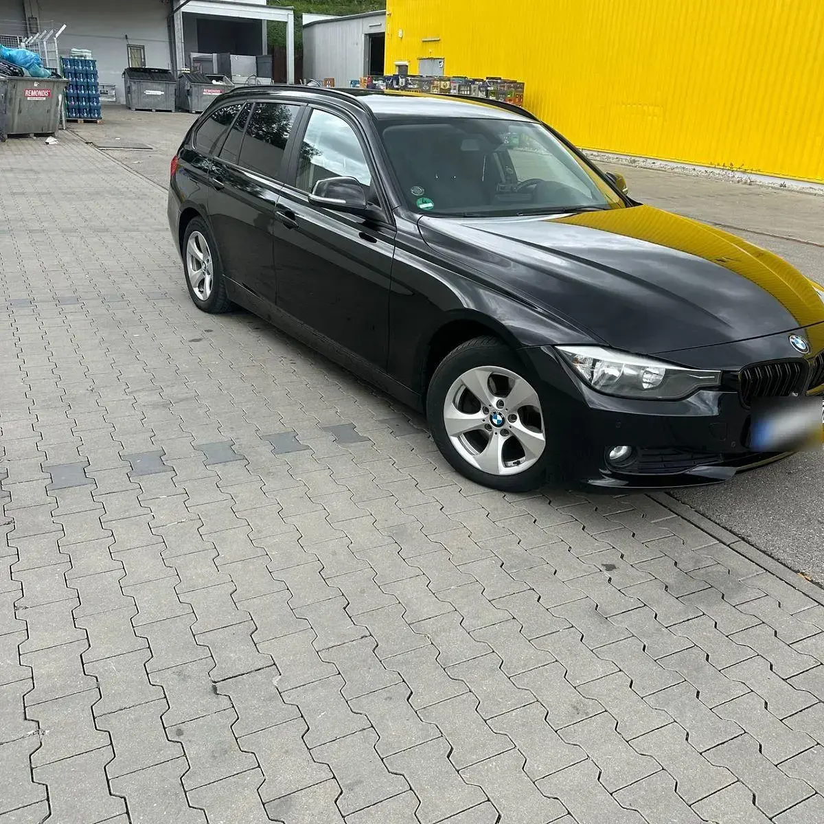 Gebraucht BMW 320 184 PS (135 kW) 2012 Schwarz Kombi
