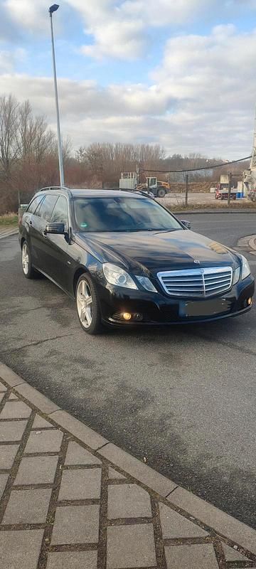 Second-hand Mercedes E250 207 CP (152 kW) 2010 Negru Break