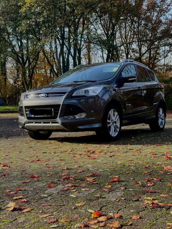Grau Gebraucht 2016 Ford Kuga Individual SUV | 13.500 € (Guter Preis) - Bild 1/4