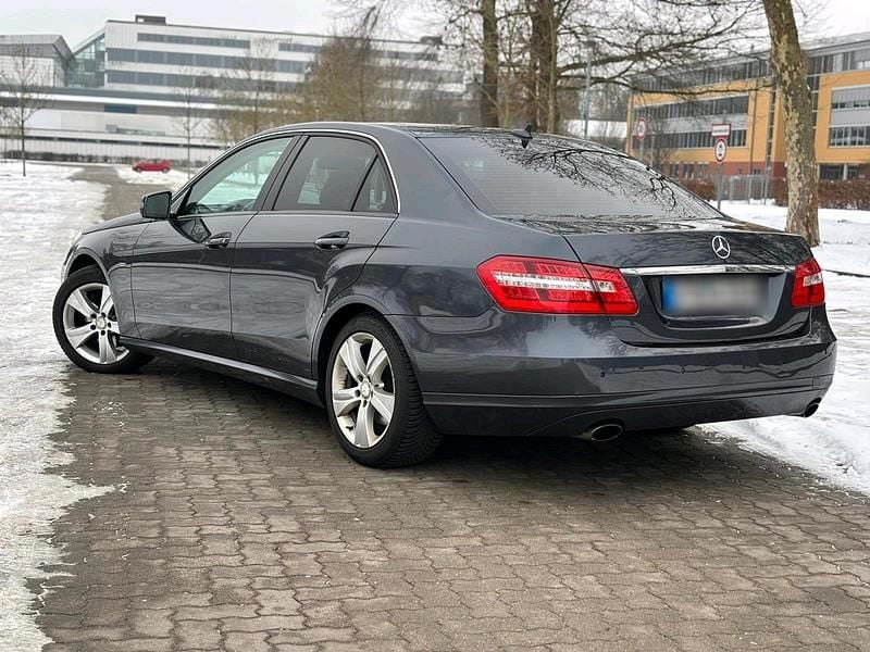 Gebraucht Mercedes E350 231 PS (169 kW) 2009 Grau Limousine