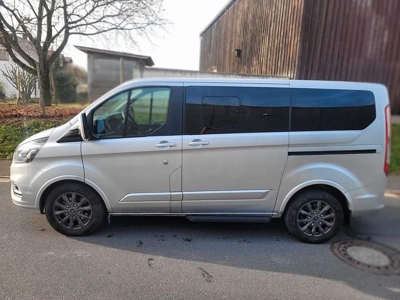 Silber Gebraucht 2024 Ford Tourneo Custom Van | 37.000 € (Superpreis) - Bild 1/4