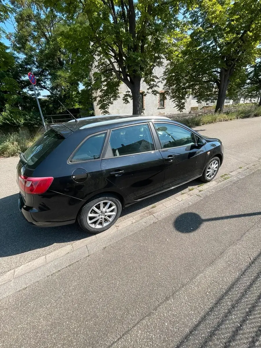 Gebraucht VW Golf VI 105 PS (77 kW) 2011 Schwarz Kleinwagen