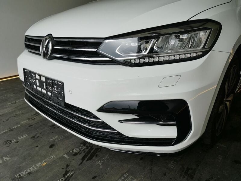 Gebraucht VW Touran Highline 150 PS (110 kW) 2019 Weiss Van / Kleinbus