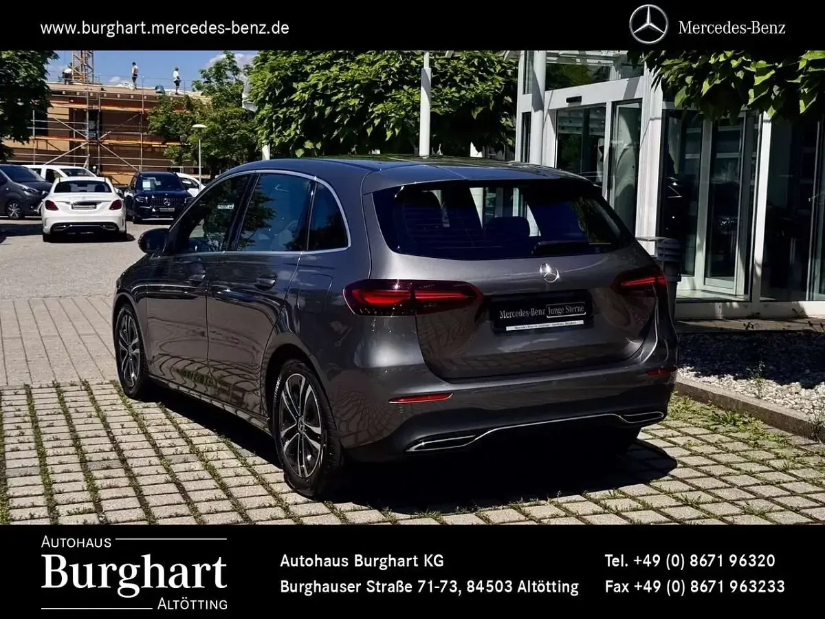 Gebraucht Mercedes B200 Progressive 150 PS (110 kW) 2023 Mountaingrau  met. Kleinwagen
