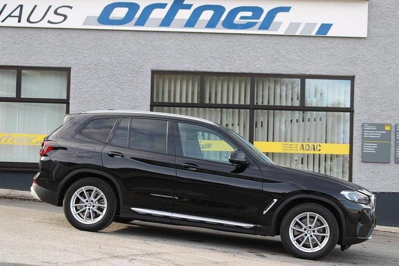 Gebraucht BMW X3 Sport Line 190 PS (139 kW) 2022 Schwarz SUV