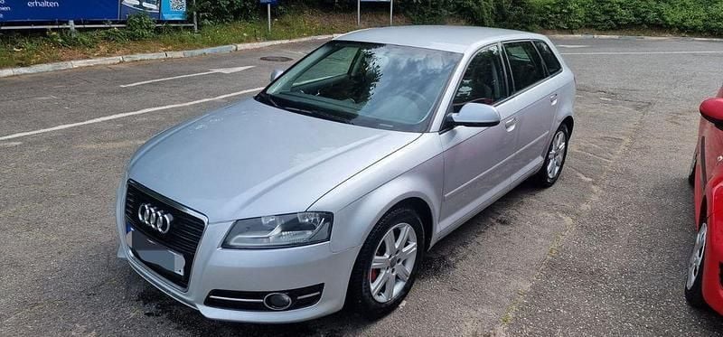 Silber Gebraucht 2012 Audi A3 Sport Limousine | 3.890 € (Guter Preis) - Bild 1/4