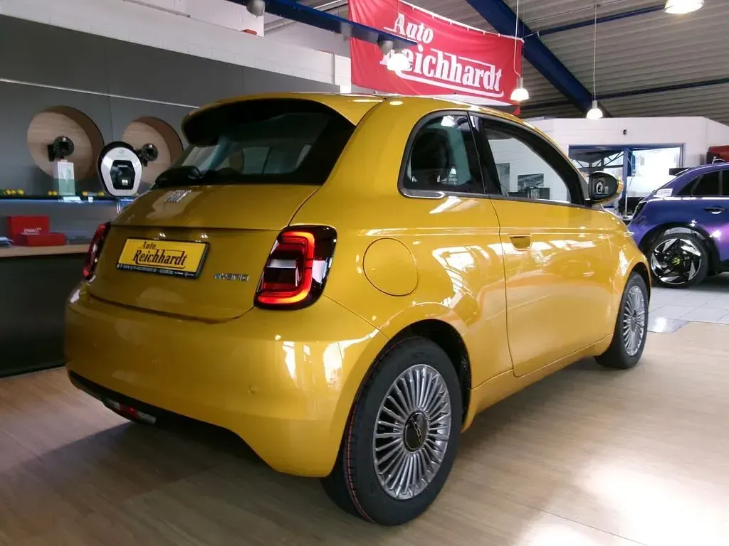 Neu Fiat 500 65 PS (47 kW) 2026 Gelb Kleinwagen