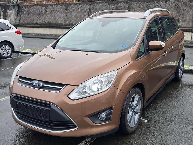 Canyonbraun (metallic) Gebraucht 2014 Ford Grand C-Max SYNC Edition Van / Kleinbus | 5.990 € (Etwas zu teuer) - Bild 1/4