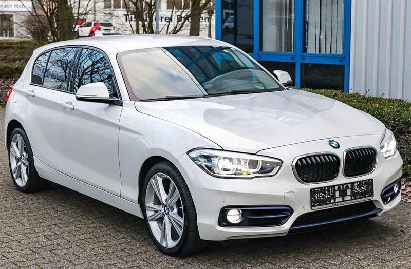 Gebraucht BMW 120 Shadowline 190 PS (139 kW) 2016 Mineralweiss metallic Kleinwagen