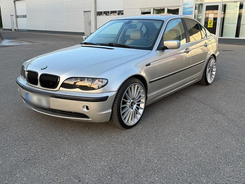 Second-hand BMW 325 191 CP (140 kW) 2004 Auriu Berlinǎ