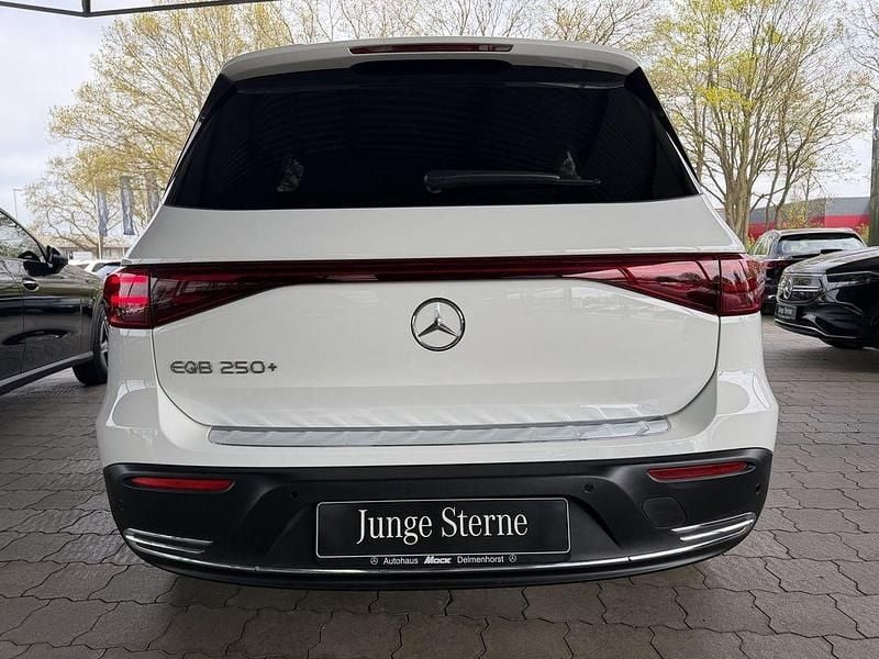 Second-hand Mercedes EQB250+ Advanced Plus 139 kW (190 CP) 2025 Alb SUV