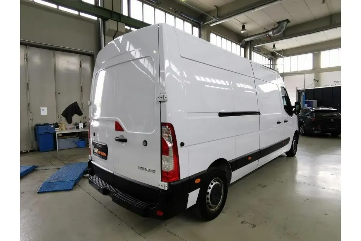Gebraucht Renault Master 135 PS (99 kW) 2023 Weiß Van / Kleinbus