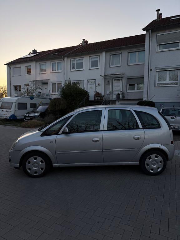 Silber Gebraucht 2010 Opel Meriva Van / Kleinbus | 2.700 € (Fairer Preis) - Bild 1/4