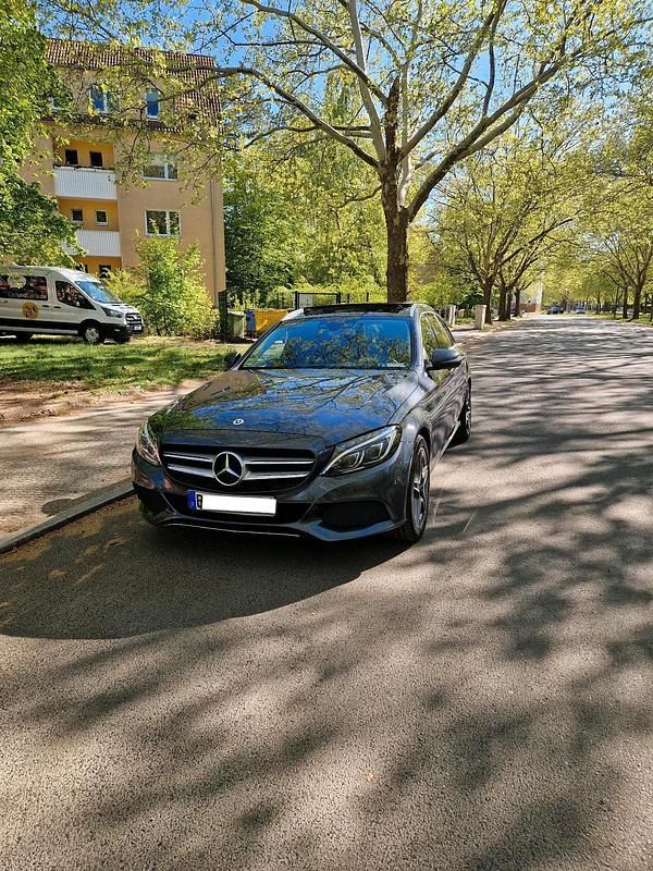 Grau Gebraucht 2015 Mercedes C220 Avantgarde Kombi | 19.700 € (Teuer) - Bild 1/4