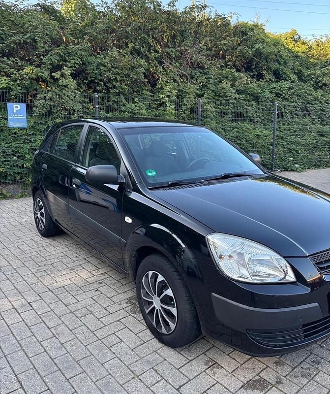 Schwarz Gebraucht 2006 Kia Rio Kleinwagen | 2.600 € (Fairer Preis) - Bild 1/4