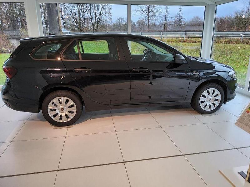 Esterno nero Gebraucht 2024 Fiat Tipo Life Kombi | 21.900 € (Fairer Preis) - Bild 1/4